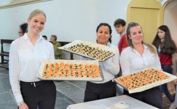 Gastvrije flexkrachten Serveerster Catering personeel Personeelsfeest organiseren